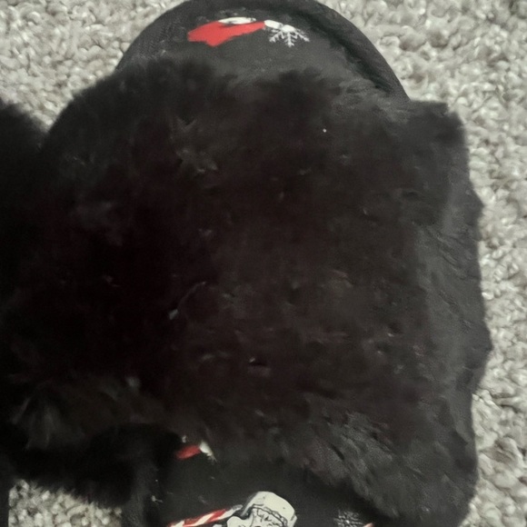 Fuzzy Slippers, Skull slippers, Christmas Slippers - Picture 2 of 3